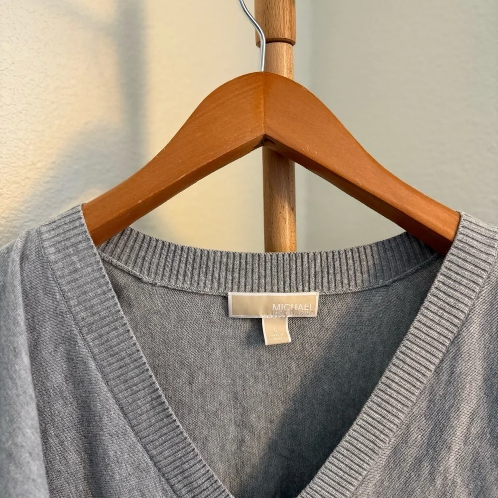 Michael Kors Light Gray V-Neck Oversized Fit Sweater Top Women’s Size Large